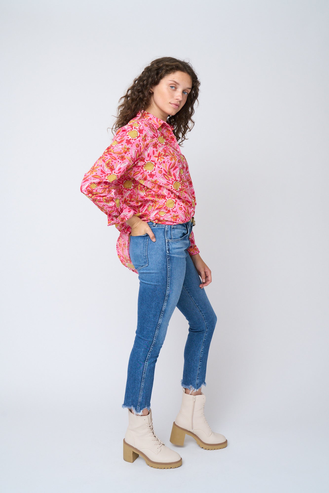 Good Boyfriend Shirt - Mira Floral Pink 16 - Side - Studio