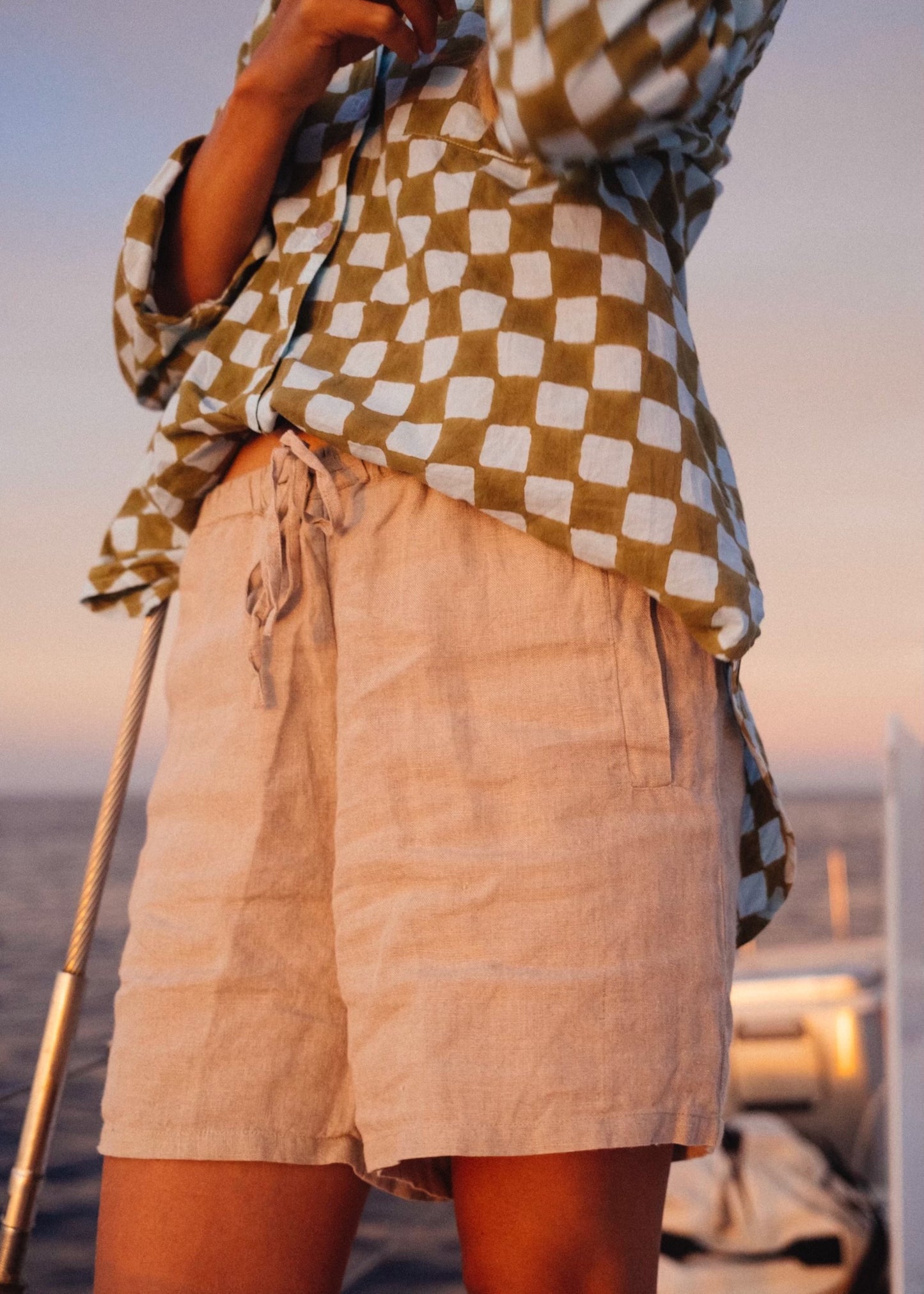 Shore Shorts - Linen Natural Tan 8 - Lifestyle