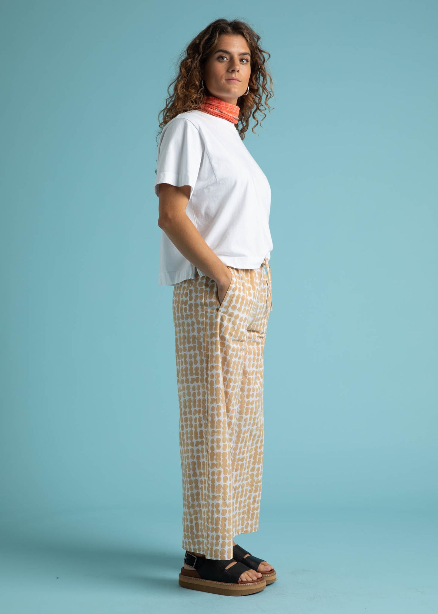 Shore Pant - Messy Dots Baked Clay 7 - Side view