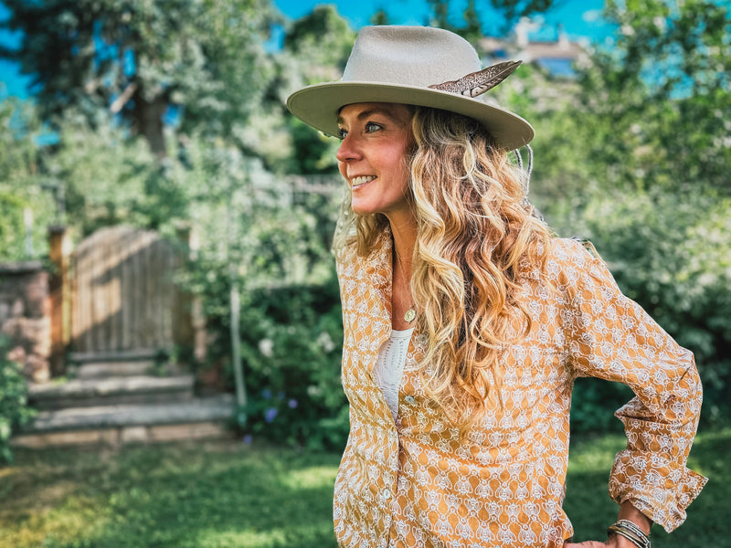 Good Boyfriend Shirt - Bee Print