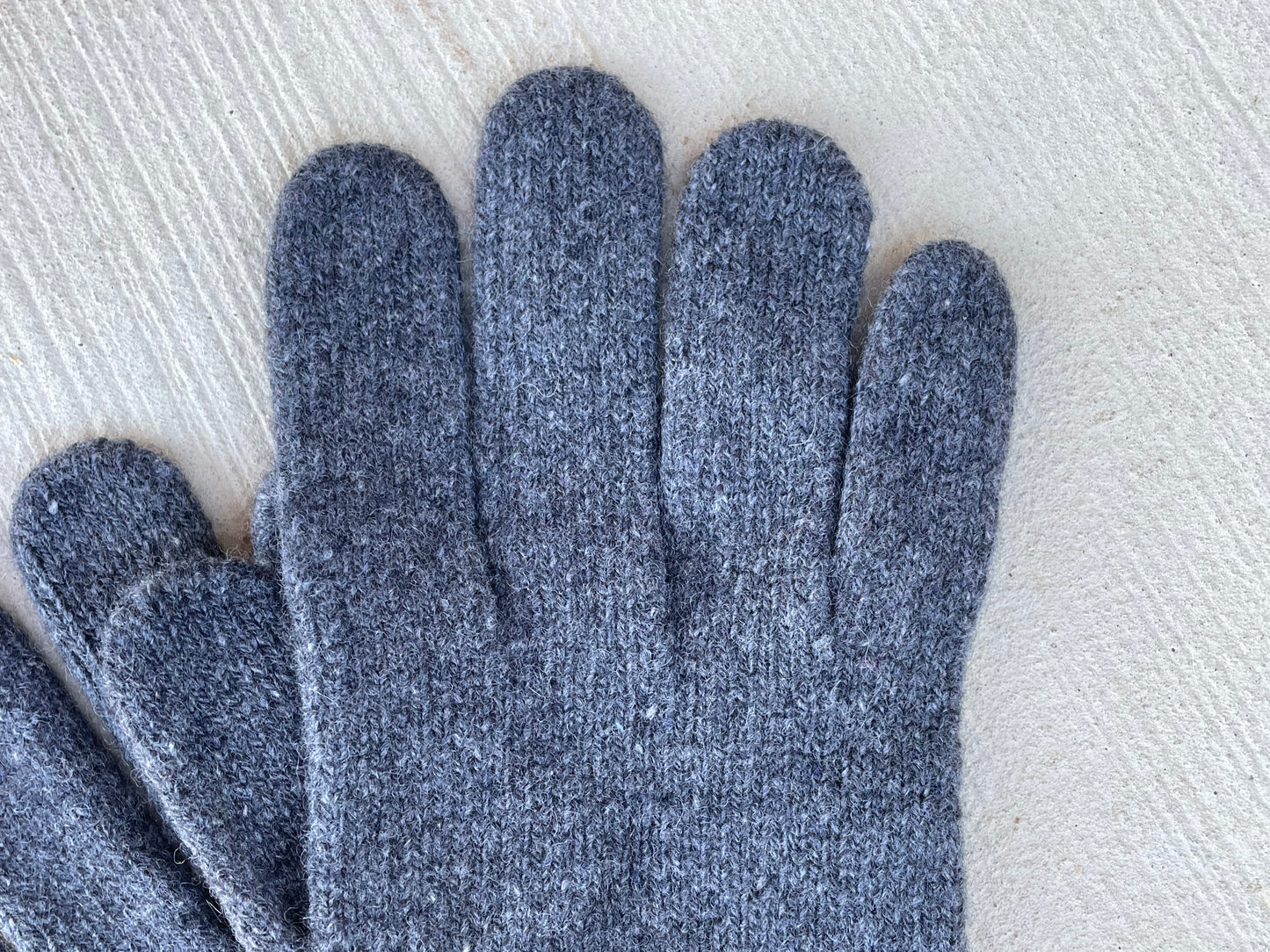 Bedford Recycled Cashmere Gloves Charcoal