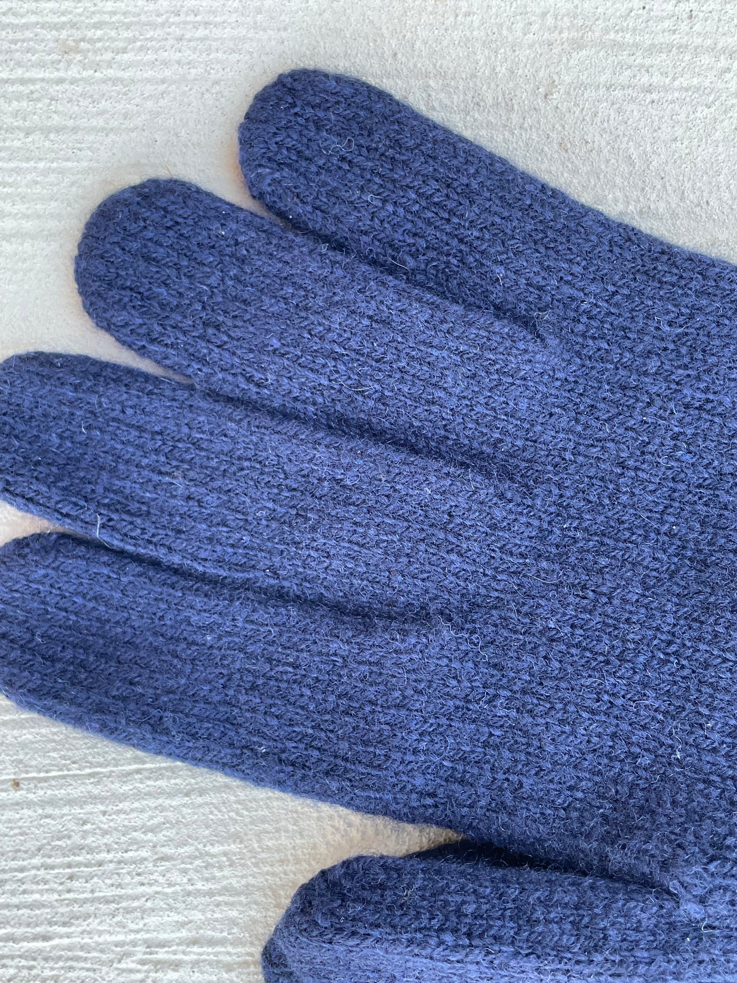 Bedford Recycled Cashmere Gloves Navy
