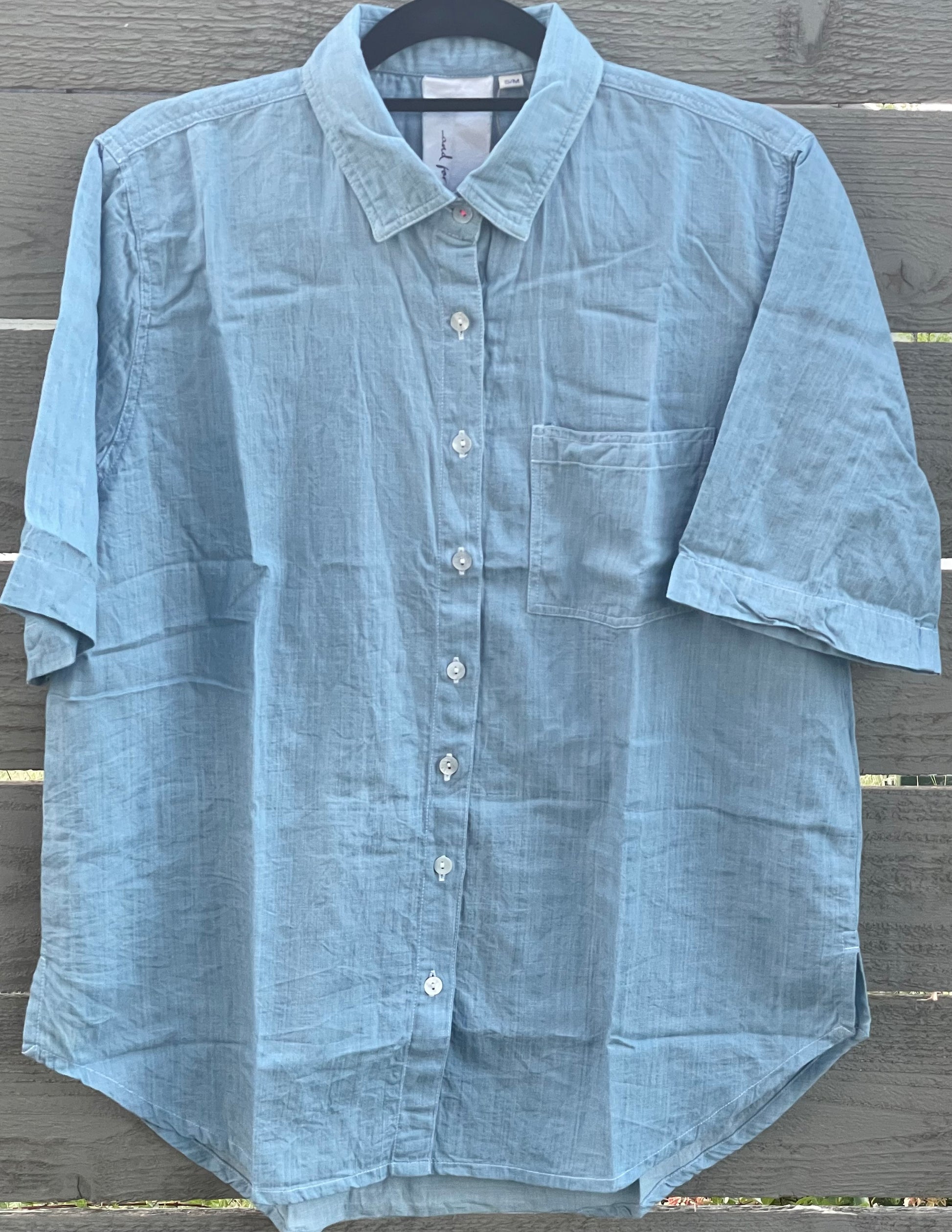 Good Boyfriend Shirt - Short Sleeve Chambray Light Wash 4 - On fence