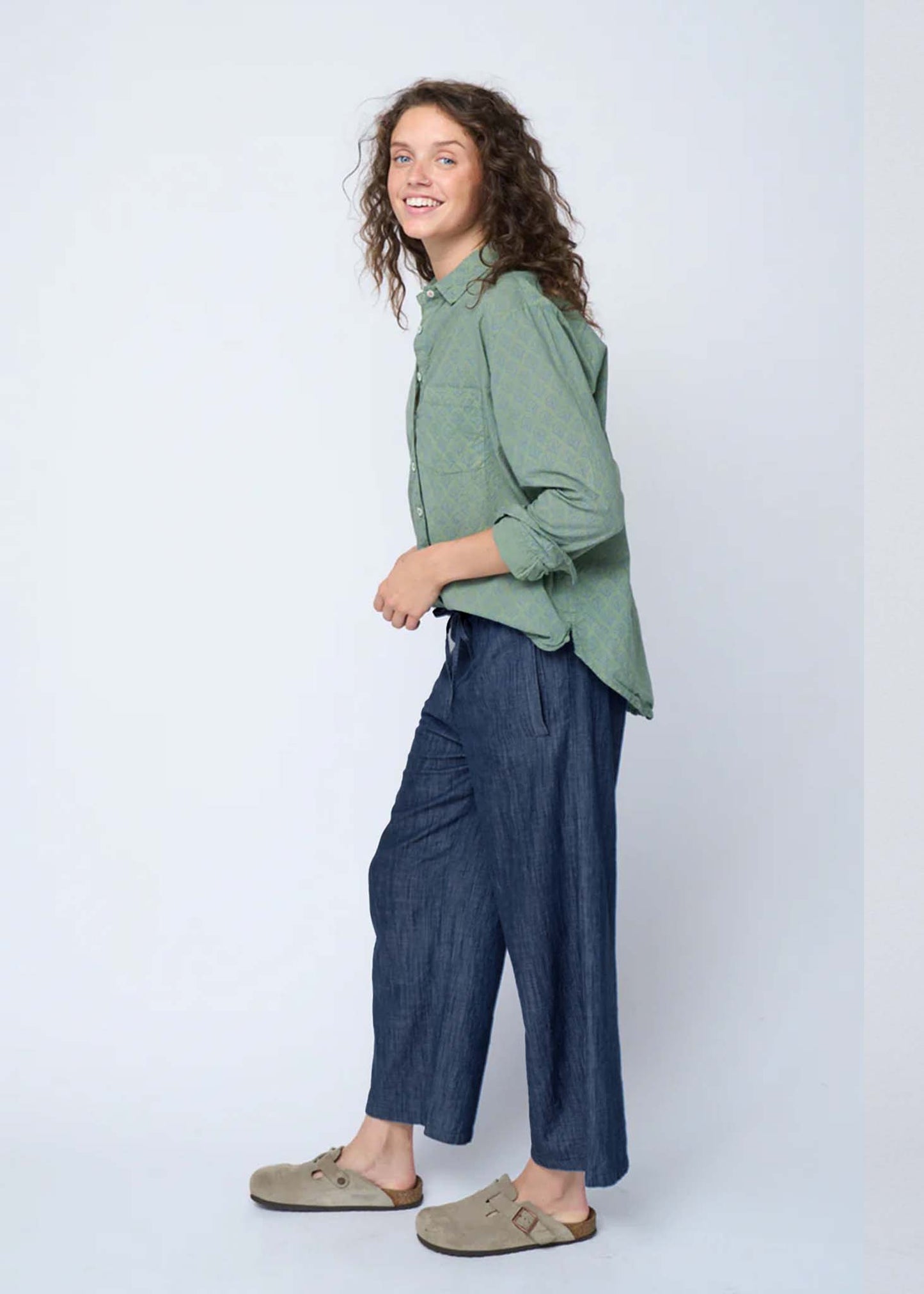Shore Pant - Chambray Dark Denim Wash 1 - Side view