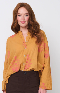 Relaxed Boyfriend Shirt - Cameo Floral Overdye Fawn 1 - Front